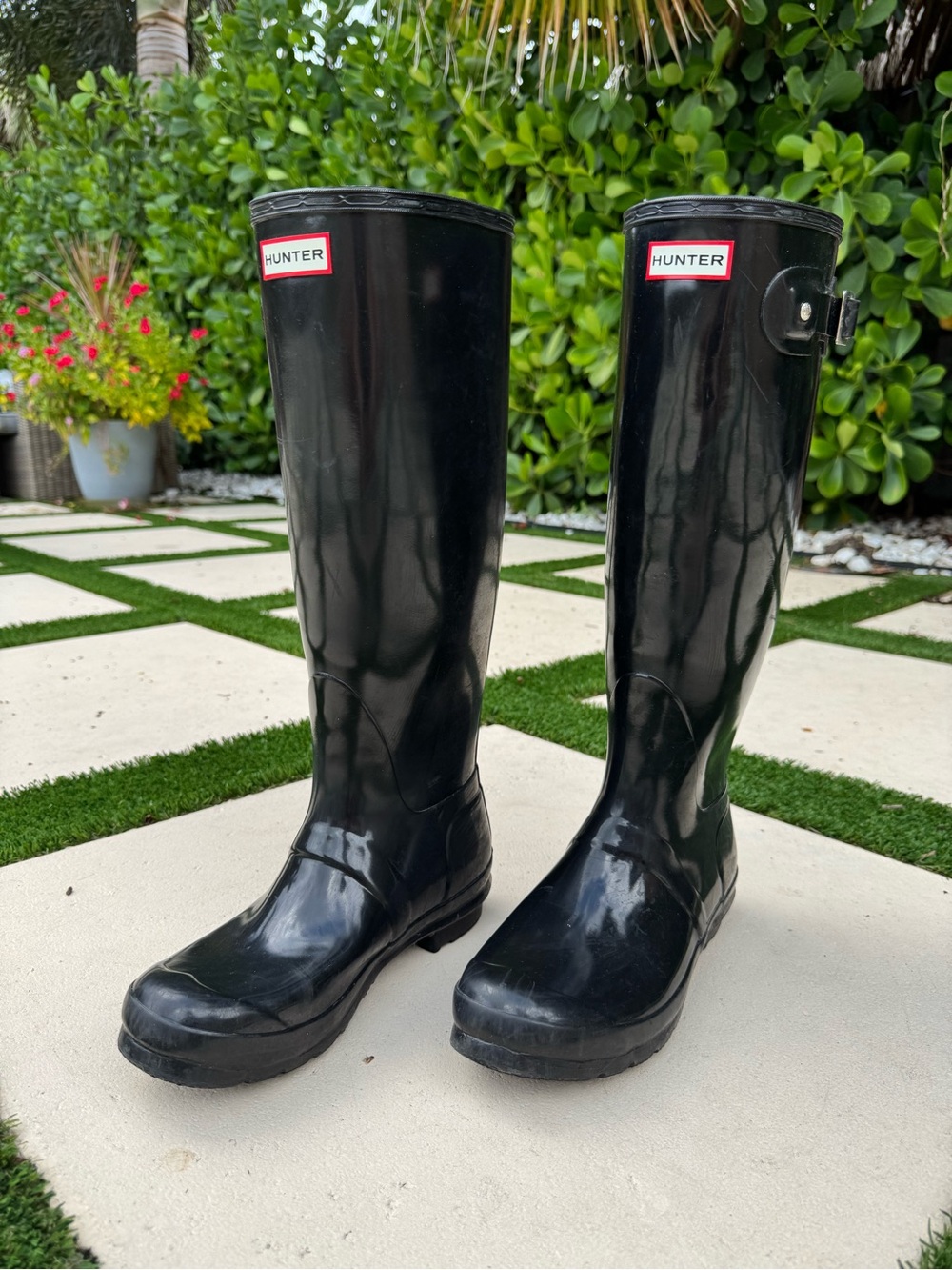 Hunter Black Tall Gloss Rain Boots women’s size 8